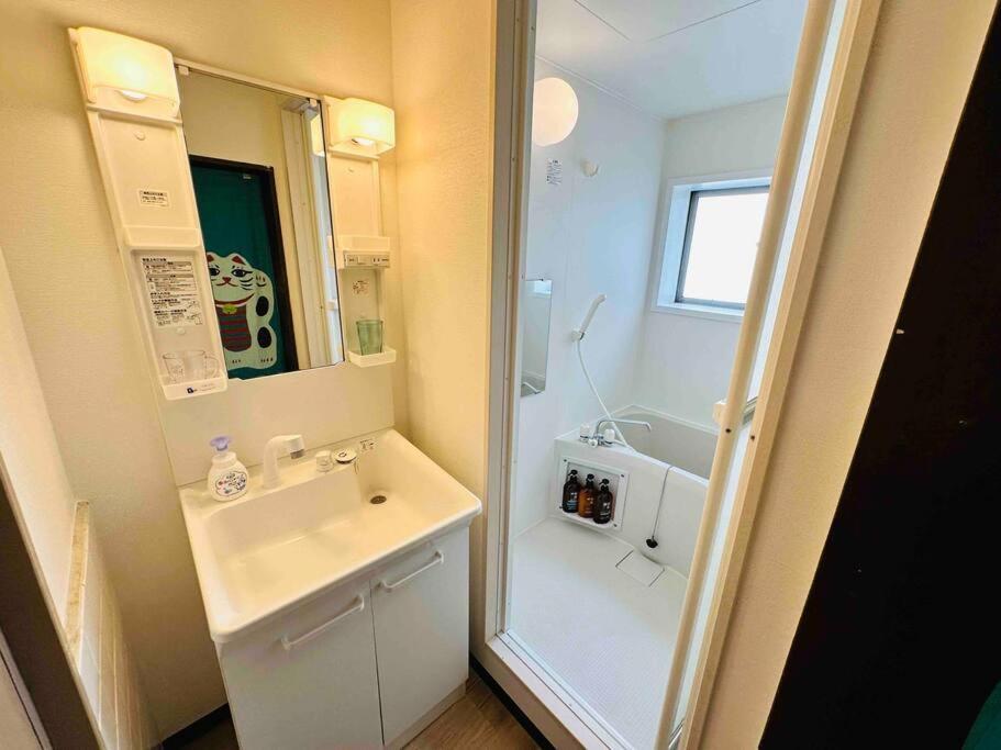 205gblhouse,黒門市場がすぐ目の前,徒歩30秒,大阪人気の観光エリアへ徒歩圏内道頓堀徒歩7分,南海難波駅徒歩6分