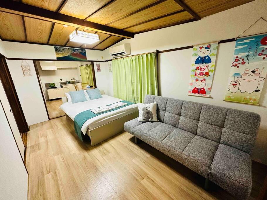 205gblhouse,黒門市場がすぐ目の前,徒歩30秒,大阪人気の観光エリアへ徒歩圏内道頓堀徒歩7分,南海難波駅徒歩6分 Apartemen Osaka